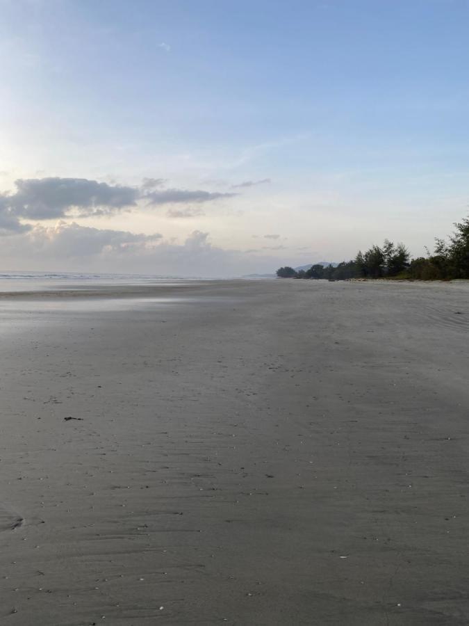 Isix Seaview 2r2b At Timurbay Pantai Balok Pahang Apartment