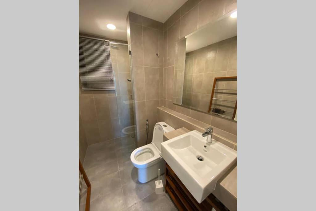 Isix Seaview 2r2b At Timurbay Pantai Balok Pahang Apartment *