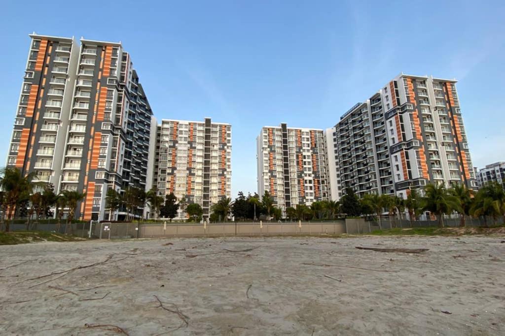 Apartment Isix Seaview 2r2b At Timurbay Pantai Balok Pahang *