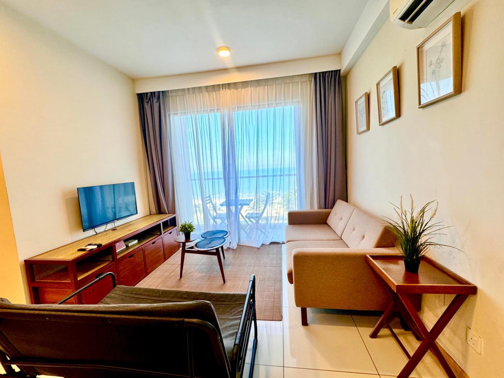 Apartment Isix Seaview 2r2b At Timurbay Pantai Balok Pahang