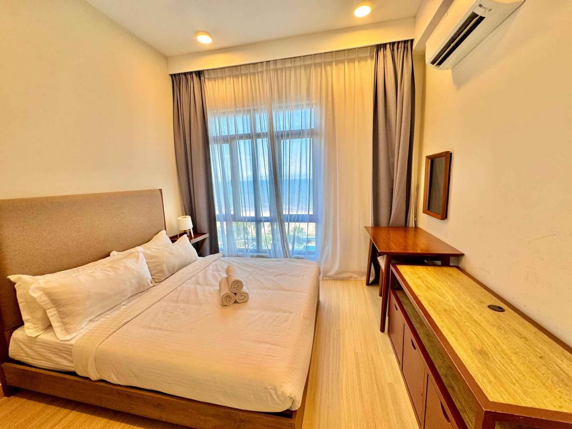 Isix Seaview 2r2b At Timurbay Pantai Balok Pahang Kuantan