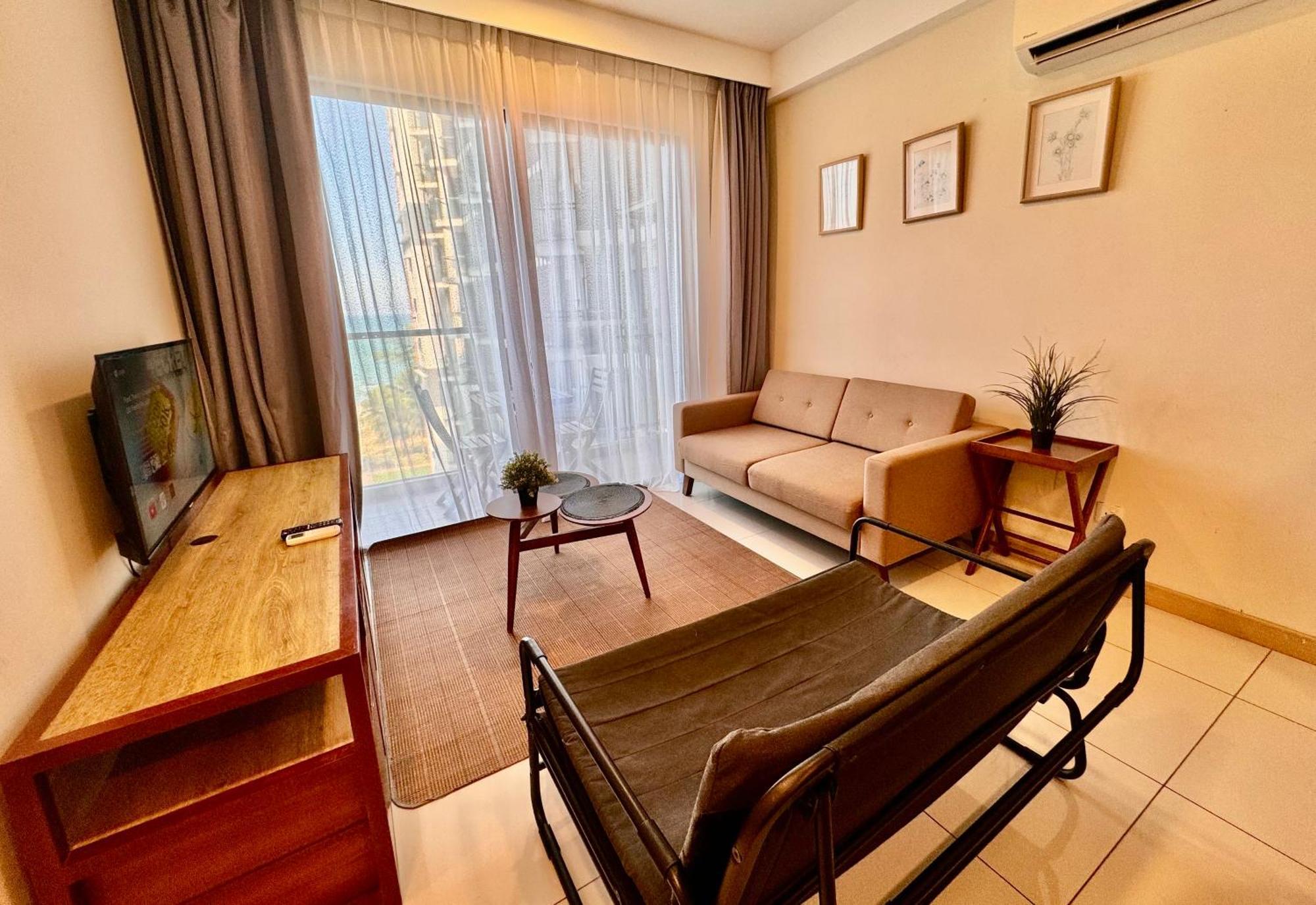 Isix Seaview 2r2b At Timurbay Pantai Balok Pahang Apartment Kuantan