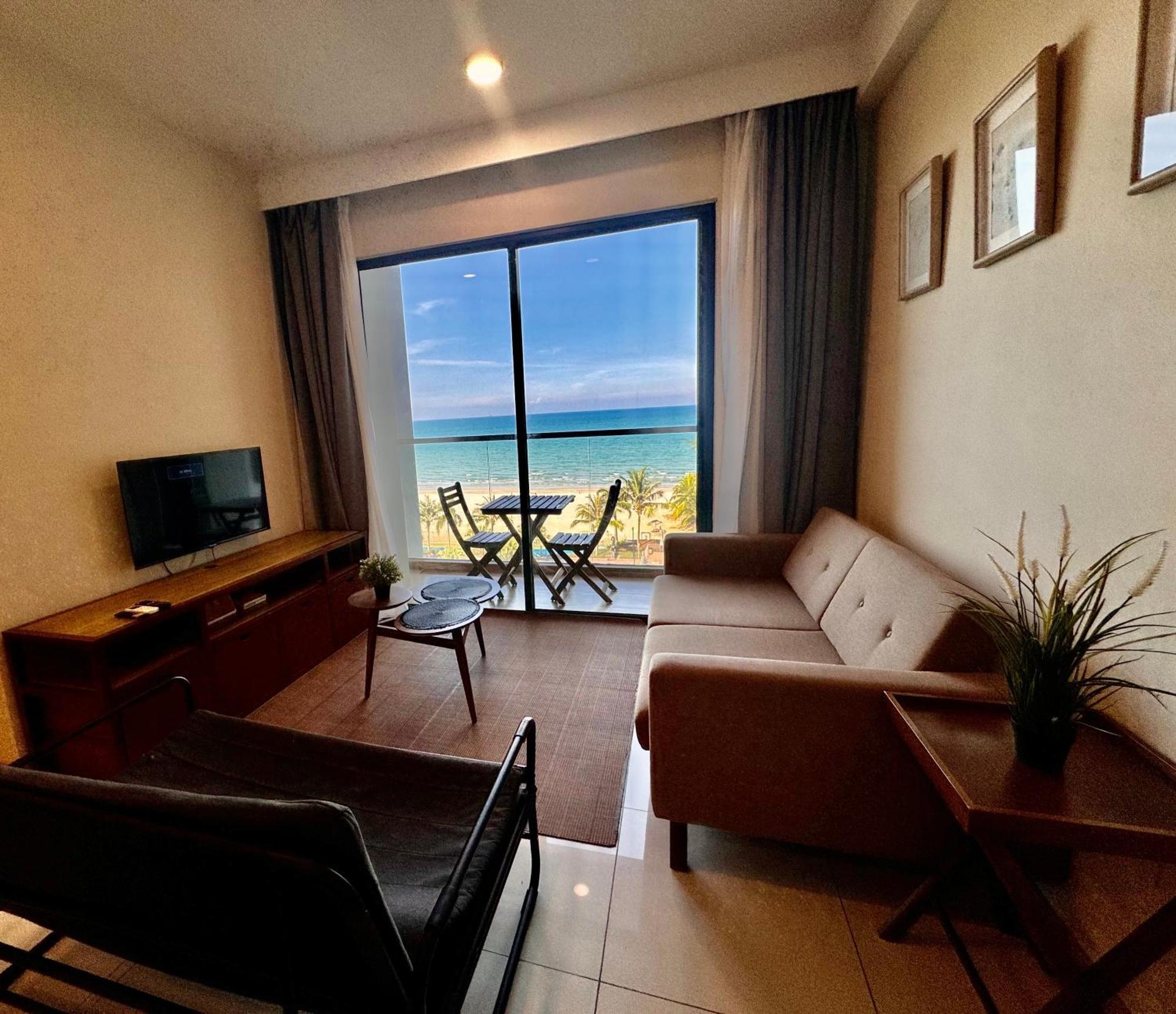 Isix Seaview 2r2b At Timurbay Pantai Balok Pahang Kuantan